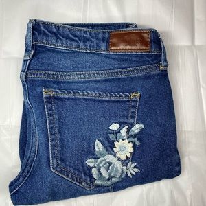 Hollister Low Rise Super Skinny Jean with vintage flower patch